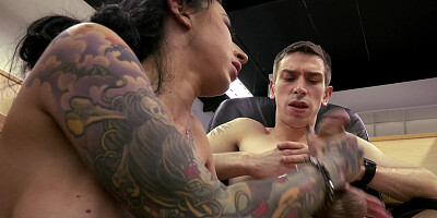 Inked brunette seduced nerdy boss with her breasts