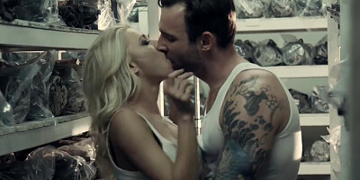 Porn Fidelity And Katie Morgan - Takes A Break For Dick