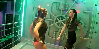 Drunk Lesbians Public Dancing