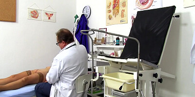 Thomas Vergen In Mature Gyno - Filthy Gyno Doc Operates Cam In His Surgery To Record Naked Patients
