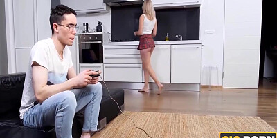 Anna Krowe In Nerdy Boy Tempted Into Sex With Attractive Blond Stepsister 11 Min