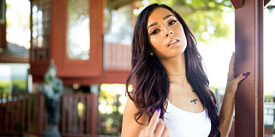 Jaye Summers and Charles Dera in a steamy hardcore video