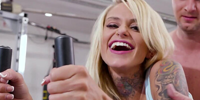 Inked blonde with fit body sucks dick and copulates in the gym
