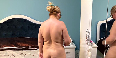 Zara Smears With Cream After A Shower