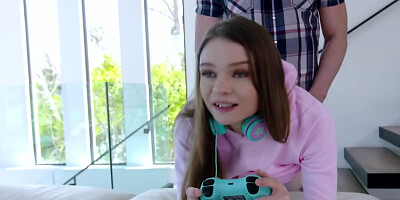 Boy decided to become closer to the stepsister and drill her