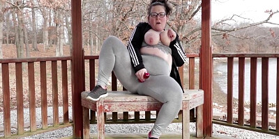 Tattooed Hairy Bbw Squirting Through Leggings In Public