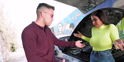 Sheila Ortega is having sex with a stranger by the road