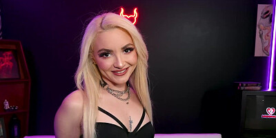 Inked Hottie Lola Fae Showcases Body Before Wild Hook Up