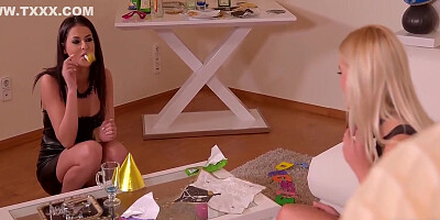 All Natural Foot Fetish Lesbians Alice Suck Their Tasty Toes 12 Min - Cherry Kiss