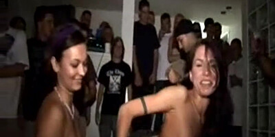 Lesbo college whores lick pussy