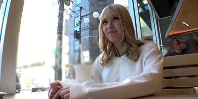 エロ戦闘力は無限大！金髪ギャル女子大生が溜まった性欲を全開放で思わず暴発寸前！久しぶりのSEXが嬉しすぎて目の前のチ○ポをフライングゲット！！