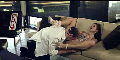 Riley Reed hops her manager for a gonzo pound break