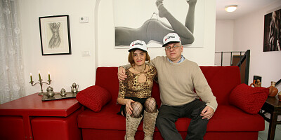 Old bitch in stockings is getting screwed by an old creep