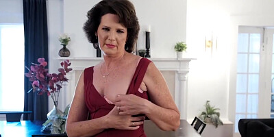 Milf Beth Is Top Class. and She Toys Her Tight Pussy