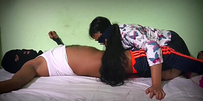 Village Ki Girl Ne Apne Padosi Ladke Ko Blowjob De Kar Pani Nikal Di