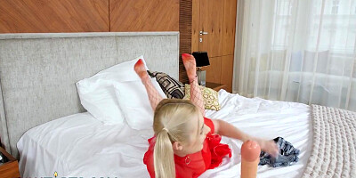 Girl Plays With - Ellie Shou