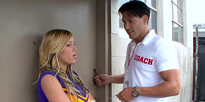 Naughty Cheerleader Memphis Monroe Wants To Fuck Her Coach And His Massive Dick