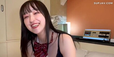 Beautiful For A Moment And A Lifetime: An 18-year-olds Story Of Sex And Spring 18-year-old Who Looks Like Yu Fatty Rin, Gets Nakadashi By A Big Dick For The First Time And The Shock And The Rage Rages!