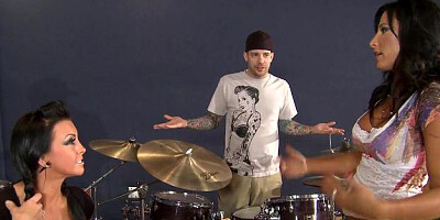 Mommy Got Boobs: Tattooed stepmom European Lezley Zen clean 69