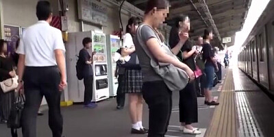 09138,A woman's pleasure is in full swing!