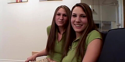 Mutual Pussy Rubbing Fake Twins Finger Themselves