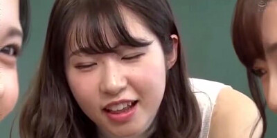 06802,A woman who is fucked and writhes in agony