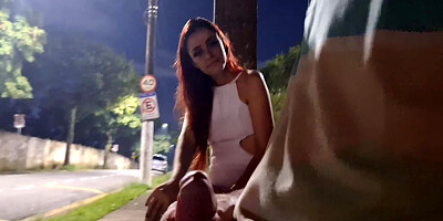 Punheta Arriscada No Ponto De Onibus Ao Lado De Uma Desconhecida Linda E ? 6 Min