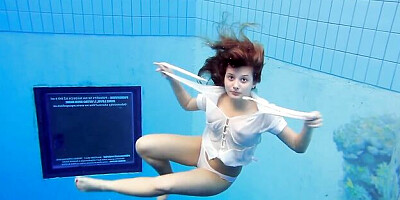 Underwater Show - underwater teen movie