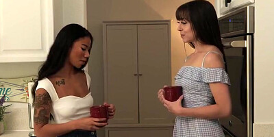 Lesbian Fingering And Jenna Noelle - Ebony White Neighbor
