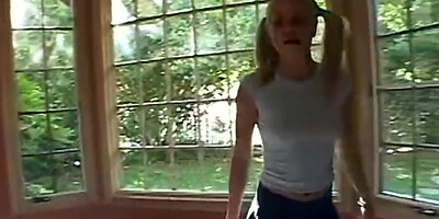 Eats Out Arousing Lez With Little Summer