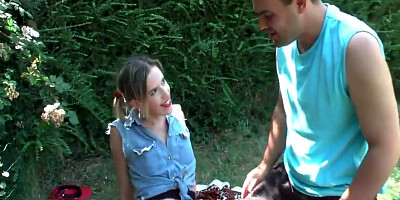 Et Jole Petite Francaise Se Fait Bouffer Chatte En Pleine Nature 10 Min