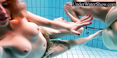 Kitten's underwater clip