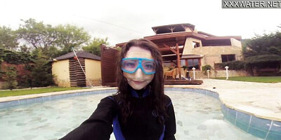 Gorgeous Emi - russian teen (18+) dirt - Underwater Show