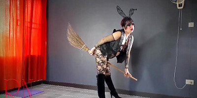 Halloween Witch In Rtgina Noir Witch With Pumpkins And A Broom Velma Dinkley Yellow Pantyhose - Regina Noir