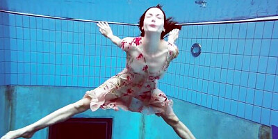 Promiscuous Martina - bikini dirt - Underwater Show