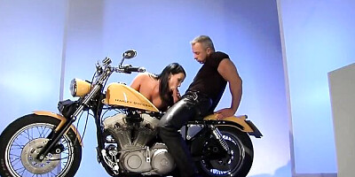 Missy's shaved smut by Color Climax