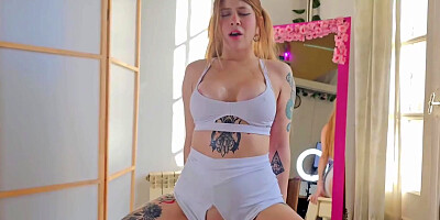 Gym Girl Doesnt Resist And Rips Her Leggings To Get Fucked By You - Joi