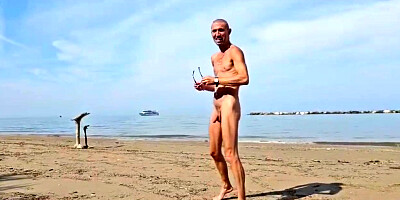 Scopata Da Un Cazzo Enorme In Una Spiaggia Nudista Italiana. Parte 2