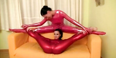 Watch inviting side piece's clip