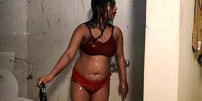 Big Boobs Real Indian College Girl Sarika Taking Shower