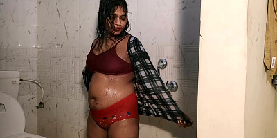 Big Boobs Real Indian College Girl Sarika Taking Shower