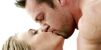 Beautiful blonde Natalia Starr gets pleasure from a long penis