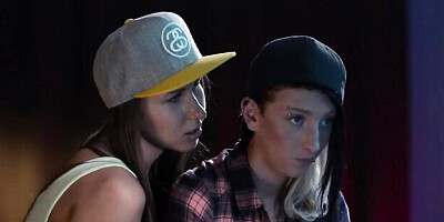 Pin-up ho - kissing trailer - Straplez