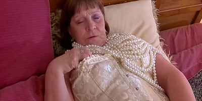 Grannys Red Shoes Masturbation Entry Camm