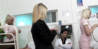 Massage trailer with harmonious Tilly Hardy from Only 3X