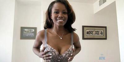 Cunning Jezabel Vessir's cumshot action