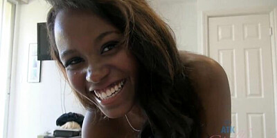 Cunning Jezabel Vessir's cumshot action