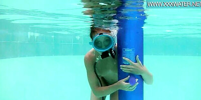 Captivating Minnie Manga and Minnie - public clip - Underwater Show