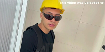 Hermosa Joven Colombiana Le Paga A Ingeniero Aprendiz Con Una Follada Por Reformar Su Casa