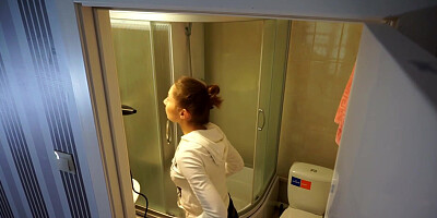 I love to watch stepsister's pussy (shower cam)